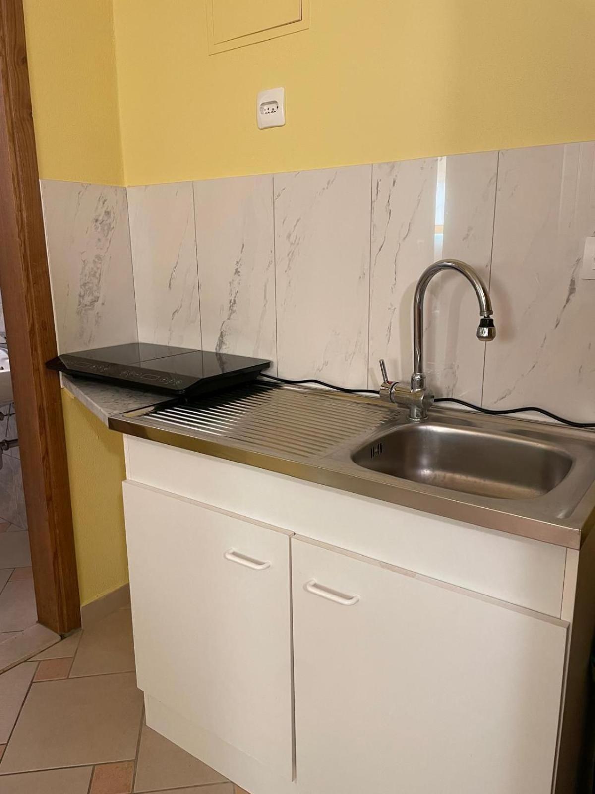 Apartaments Remi Starigrad Paklenica Exterior foto